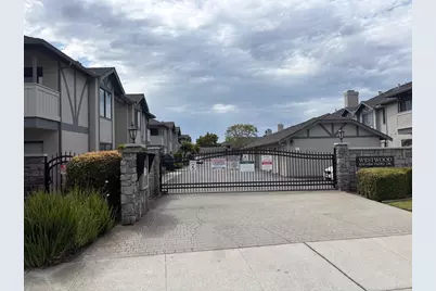 1056 Padre Dr 5, Salinas, CA 93901 - Photo 1