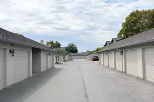 1056 Padre Dr 5, Salinas, CA 93901 - Photo 9