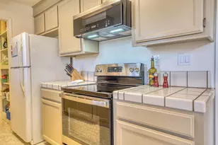 1056 Padre Dr 5, Salinas, CA 93901 - Photo 13