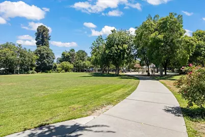 98 Ryland Park Dr, San Jose, CA 95110 - Photo 15