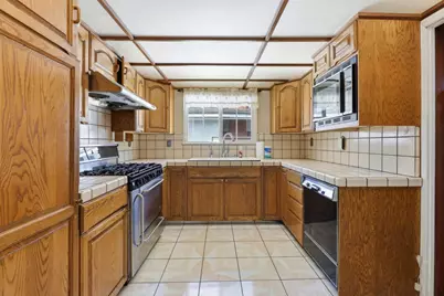 3121 N Los Coyotes Diagonal, Long Beach, CA 90808 - Photo 11