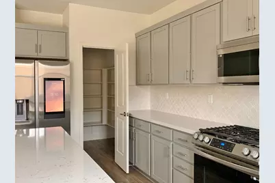 2130 Brighton Dr, Hollister, CA 95023 - Photo 3