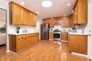 10 Greenwood Ln, Redwood City, CA 94063 - Photo 7