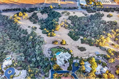 2005 Hecker Pass Hwy, Gilroy, CA 95020 - Photo 15