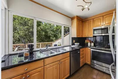 1640 Bayridge Way, San Mateo, CA 94402 - Photo 7