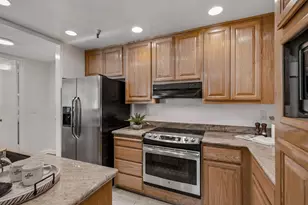 1943 Mount Vernon Ct 107, Mountain View, CA 94040 - Photo 3