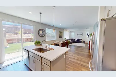 450 Thistle St, Hollister, CA 95023 - Photo 13