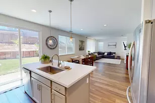 450 Thistle St, Hollister, CA 95023 - Photo 13