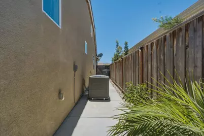545 San Joaquin Ct, Hollister, CA 95023 - Photo 29