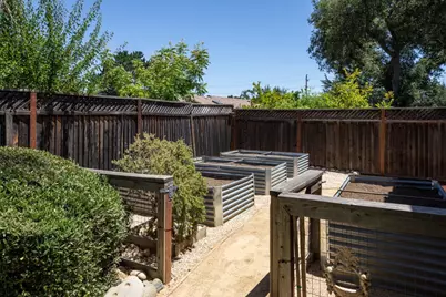 20555 Carniel Ave, Saratoga, CA 95070 - Photo 33