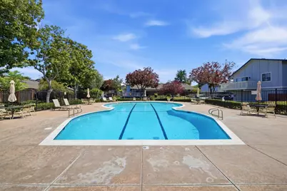 1387 Cherrywood Sq, San Jose, CA 95117 - Photo 31