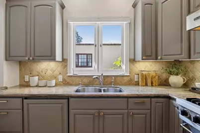 520 Francisco Dr, Burlingame, CA 94010 - Photo 13