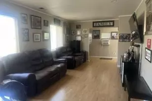 916 Sally St, Hollister, CA 95023 - Photo 3