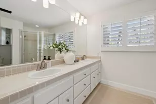 1270 University Dr, Menlo Park, CA 94025 - Photo 43