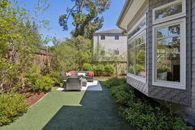 1270 University Dr, Menlo Park, CA 94025 - Photo 49