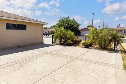 451 Diane Dr, Manteca, CA 95336 - Photo 5