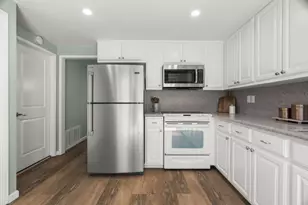 10173 Parish Pl, Cupertino, CA 95014 - Photo 13