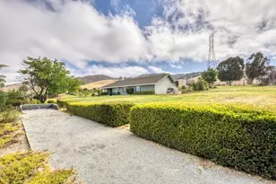 24720 Foothill Dr, Salinas, CA 93908 - Photo 43