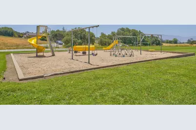 24720 Foothill Dr, Salinas, CA 93908 - Photo 49