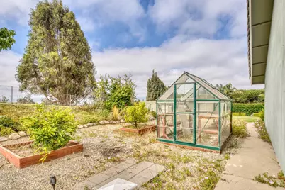 24720 Foothill Dr, Salinas, CA 93908 - Photo 39