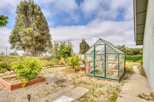 24720 Foothill Dr, Salinas, CA 93908 - Photo 39