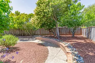 2618 Martinez Dr, Burlingame, CA 94010 - Photo 33