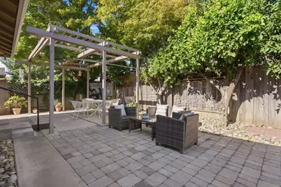 2597 Malaga Dr, San Jose, CA 95125 - Photo 33