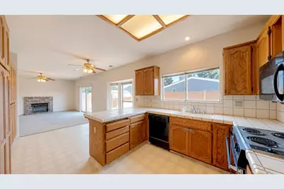 1961 Nikki Ann Way, Turlock, CA 95380 - Photo 13
