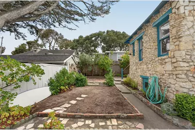 315 Cypress Ave, Pacific Grove, CA 93950 - Photo 29
