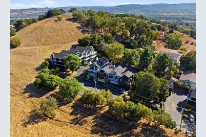 17070 Viewcrest Ln, Morgan Hill, CA 95037 - Photo 13