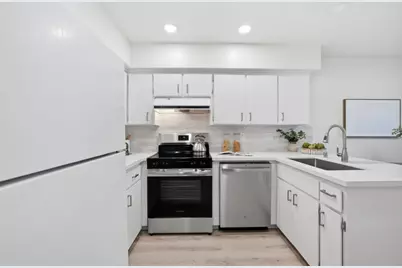1251 E Fremont Ter, Sunnyvale, CA 94087 - Photo 9
