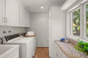 15355 Peach Hill Rd, Saratoga, CA 95070 - Photo 23