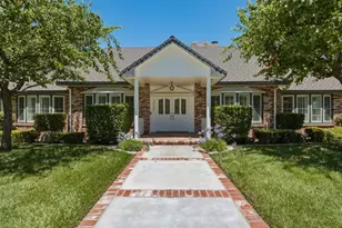 2020 Sunset Dr, Hollister, CA 95023 - Photo 3