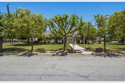 2020 Sunset Dr, Hollister, CA 95023 - Photo 5