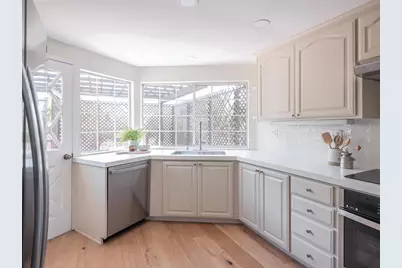550 Anchor Cir, Redwood City, CA 94065 - Photo 9