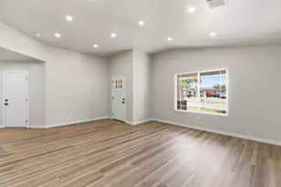 3709 Harris Rd, Bakersfield, CA 93313 - Photo 5