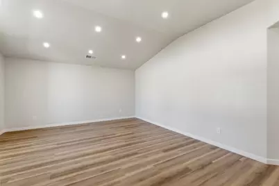 3709 Harris Rd, Bakersfield, CA 93313 - Photo 7