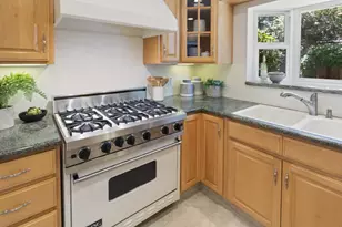 1128 Hawthorne Dr, San Mateo, CA 94402 - Photo 21
