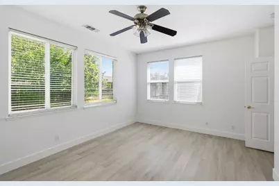 5176 W Oslin Ave, Fresno, CA 93722 - Photo 15