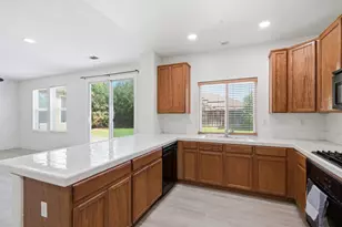 5176 W Oslin Ave, Fresno, CA 93722 - Photo 13