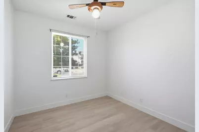 5176 W Oslin Ave, Fresno, CA 93722 - Photo 17