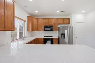 5176 W Oslin Ave, Fresno, CA 93722 - Photo 9