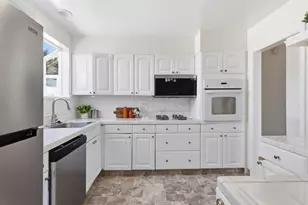 725 Clarinada Ave, Daly City, CA 94015 - Photo 15