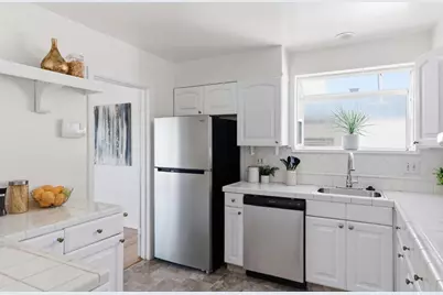 725 Clarinada Ave, Daly City, CA 94015 - Photo 13