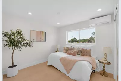 727 Lakehaven Dr, Sunnyvale, CA 94089 - Photo 29