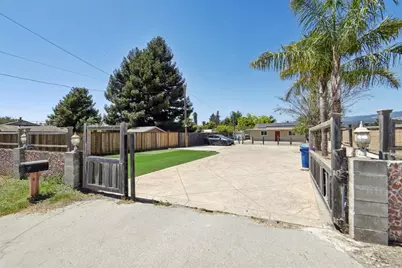 9 Hughes Rd, Watsonville, CA 95076 - Photo 1