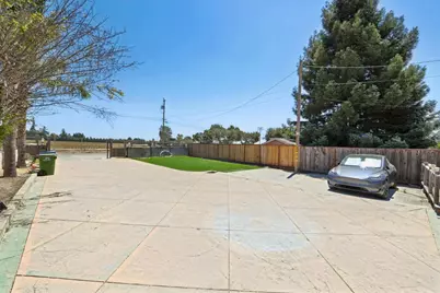 9 Hughes Rd, Watsonville, CA 95076 - Photo 3