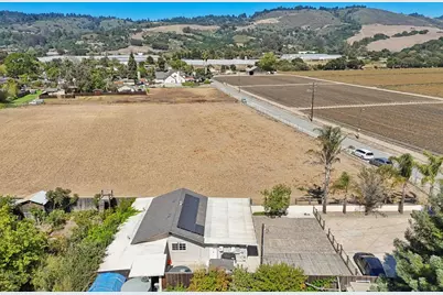 9 Hughes Rd, Watsonville, CA 95076 - Photo 39