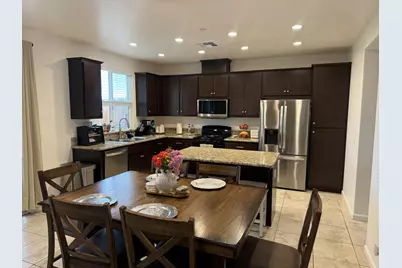 1952 Gus Villalta Dr, Los Banos, CA 93635 - Photo 5