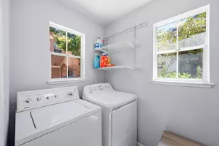 1576 Hermocilla Way, San Jose, CA 95116 - Photo 9